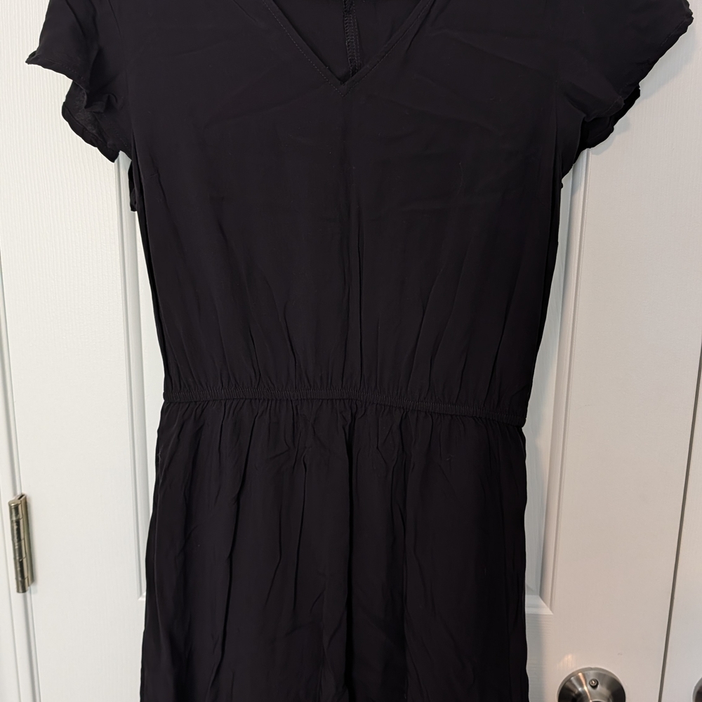 GAP Black V-Neck Short Sleeve Dress